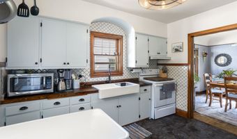 1725 N DIVISION St, Appleton, WI 54911