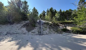 6313 Five Mile Point Rd, Allouez, MI 49805