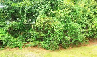 607 Longleaf Rd B, Aberdeen, NC 28315