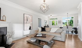 112 Farmington Cir, Agawam, MA 01030