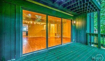 108 Fernbanks Ct, Athens, GA 30605