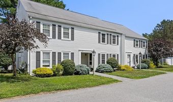 64 Colonial Vlg, Falmouth, ME 04105