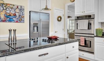 402 DERRYTOWN Dr, Bear, DE 19701