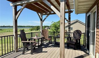 1798 Tiger Ridge Dr, Albert Lea, MN 56007