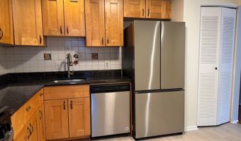 7905 DASSETT Ct 304, Annandale, VA 22003