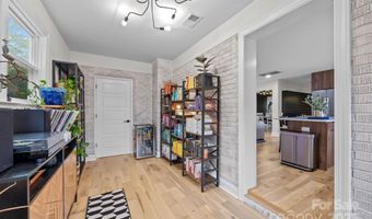 1927 Kilborne Dr, Charlotte, NC 28205