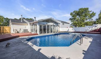 8 Mizzen Dr, Barnegat, NJ 08005