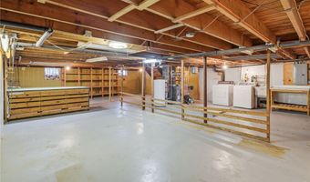 15 Valley View Dr, Cumberland, RI 02864