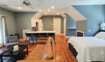 1 Bennett Point Dr A, Beaufort, SC 29907