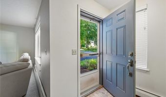 8 Cinnamon Ln, Narragansett, RI 02874