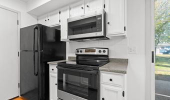 800 N HAWTHORNE Dr, Appleton, WI 54915
