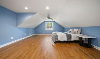 21 Oakwood Mnr, Cromwell, CT 06416
