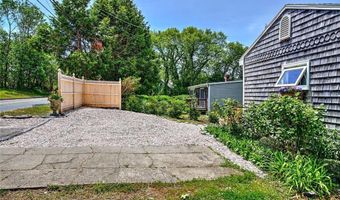 33 W Main Rd, Little Compton, RI 02837
