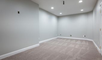 20262 KIAWAH ISLAND Dr, Ashburn, VA 20147