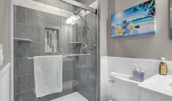 8 Eagle Dr, Bayville, NJ 08721