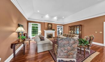 924 Woodcrest Way, Anderson, IN 46012