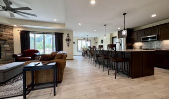 758 Drumlin Dr, Kewaskum, WI 53040