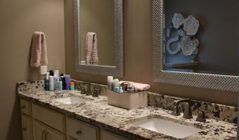 8034 Clearwater Ct, Plainfield, IN 46168