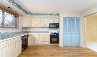 2155 Pauline Ct, Ann Arbor, MI 48103