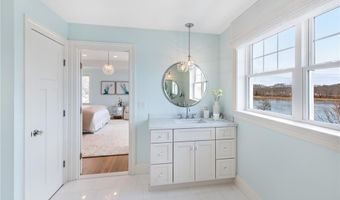 1040 Buttonwoods Ave, Warwick, RI 02886