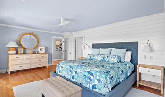 115 Beavertail Rd, Jamestown, RI 02835
