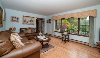 34 Michele Dr, Middletown, NJ 07748