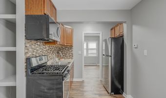 37 Park Ave 3, Amityville, NY 11701