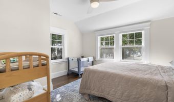 20 Bradley Ave, Branford, CT 06405