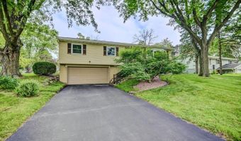 5514 Meadowood Dr, Fitchburg, WI 53711