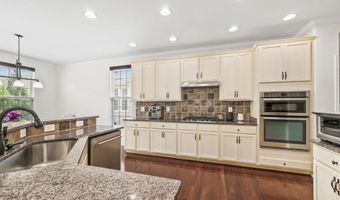 43245 BARNSTEAD Dr, Ashburn, VA 20148