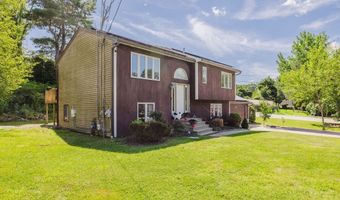 1 Lee Ann Dr, Johnston, RI 02919