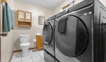 1 Rev Taylor Dr, Ansonia, CT 06401