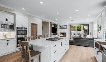 6402 Topmast Dr, Carlsbad, CA 92011
