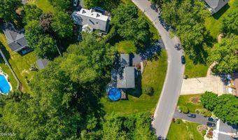 3 Fenway Dr, Albany, NY 12211