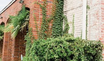 1035 Broad St, Camden, SC 29020