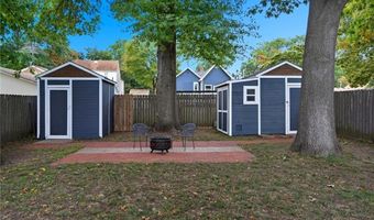 1115 7th St, Baldwin City, KS 66006