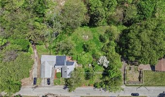 19 Hardwick St, Cumberland, RI 02864