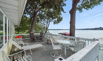 6955 WN Lake Gage Dr, Angola, IN 46703