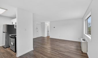 4570 MACARTHUR Blvd NW 208, Washington, DC 20007