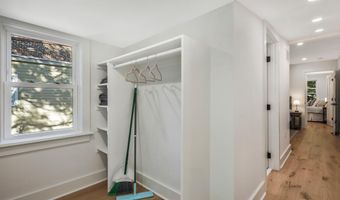 1014 QUEEN St, Alexandria, VA 22314