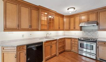 2114 Mason Lake Dr, Ballwin, MO 63011