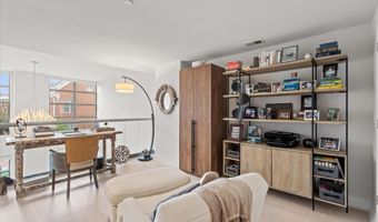 1201 N ROYAL St 214, Alexandria, VA 22314