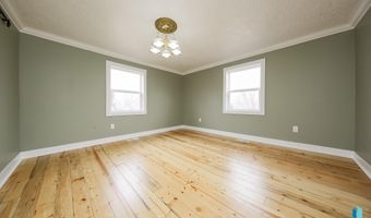 111 N 6th St, Beresford, SD 57004