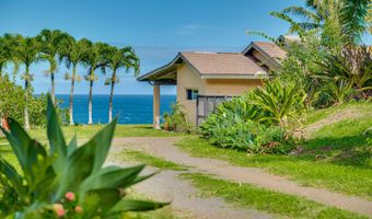 1004 N Honokala Rd B, Haiku, HI 96708