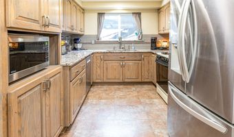 242 38TH St, Springfield, OR 97478