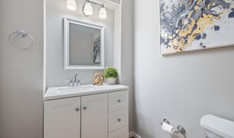 4914 22ND St N, Arlington, VA 22207