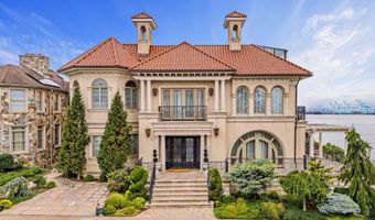 32 BENMORE Ter, Bayonne, NJ 07002
