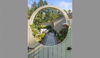 112 Pine Glen Dr C-2, East Greenwich, RI 02818