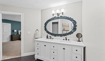 5 Bosuns Ln, Bourne, MA 02532