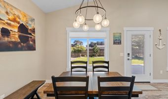 875 12TH St, Bandon, OR 97411